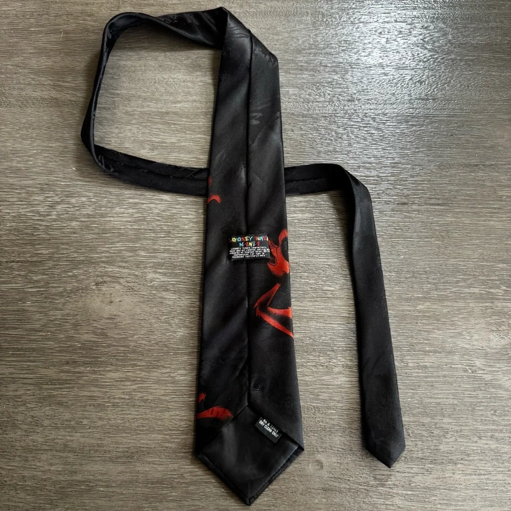 Vintage 90’s Looney Toons Taz Black Graphic Tie
